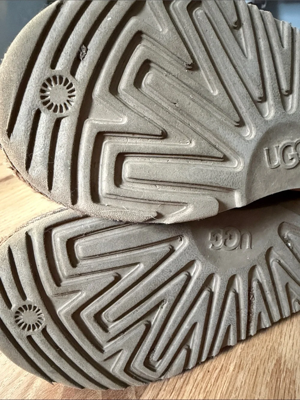 UGG kids classic